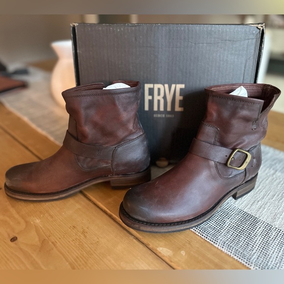 NEW Women’s FRYE Veronica Leather Boots - Picture 2 of 6